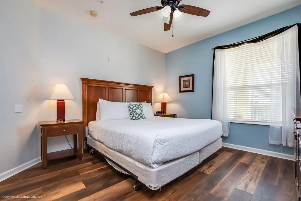Huge, Tastefully Furnished Condo With Wood Floors! 3bd/2ba at Vista Cay 3vc049