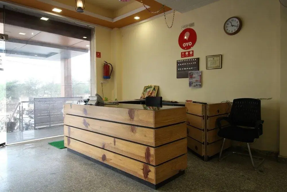 Oyo Flagship 33020 Kusum Vihar Jagat Pura