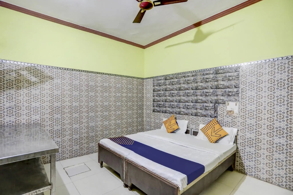 SPOT ON 75332 Hotel Arya Deep And Banquet Hall