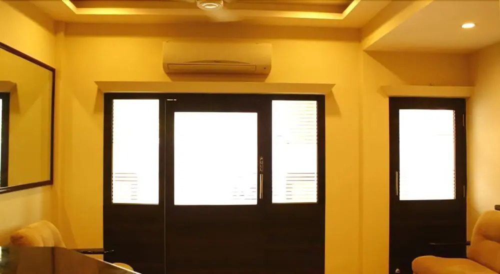 M The Business Hotel