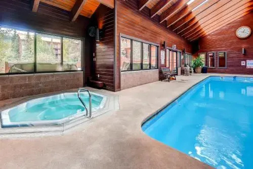 Four-Bedroom Family Friendly House with Chef's Kitchen