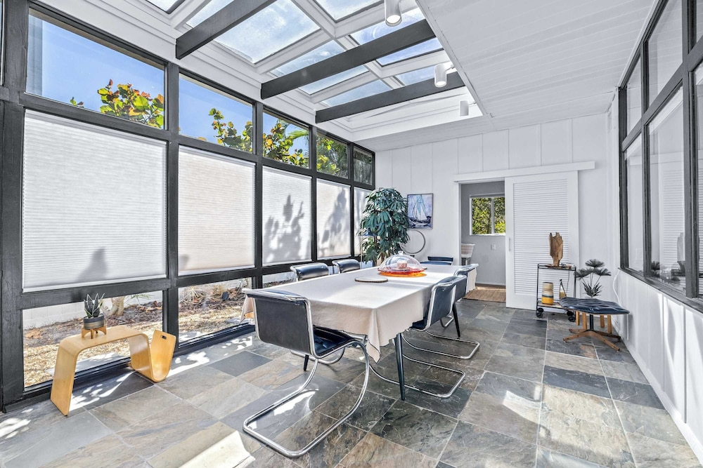 Mid Century Modern Weekly Winter Rates!