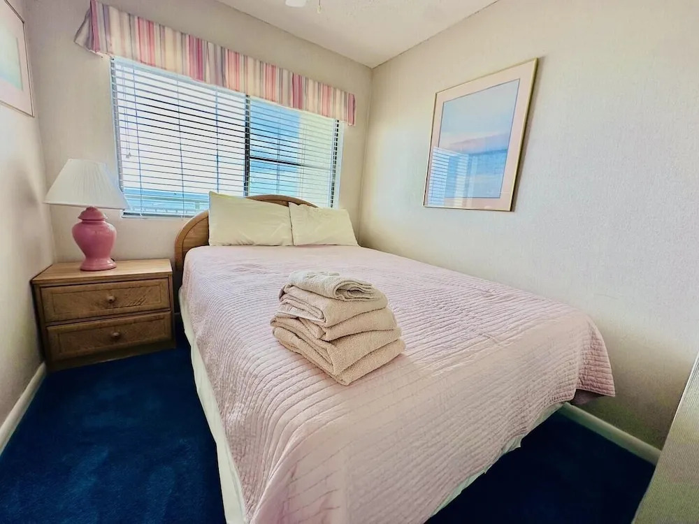 Sanabel 704 2 Bedroom Condo by RedAwning, North Myrtle Beach