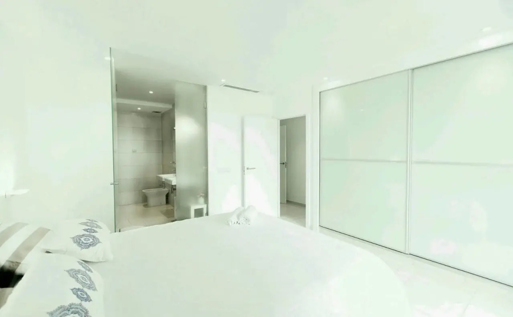 Palmar White