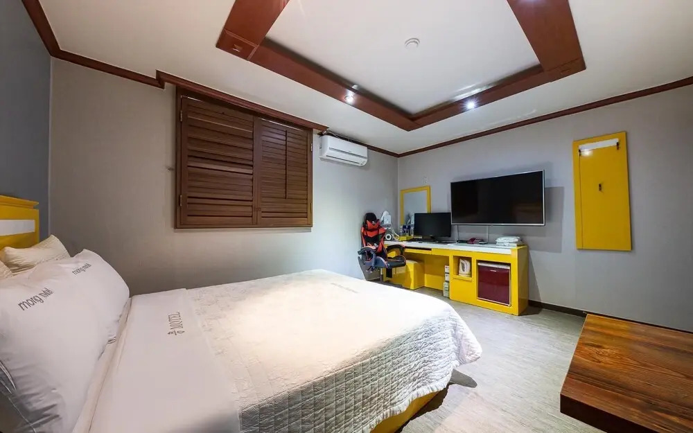 Mong hotel