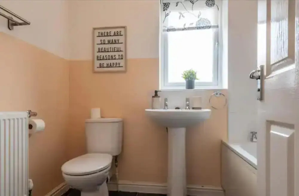 Charming Whitehurst Drive Nest in Manchester