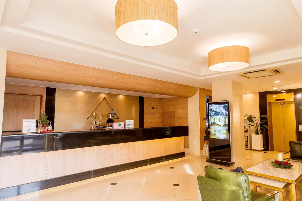 L&L City Hotel