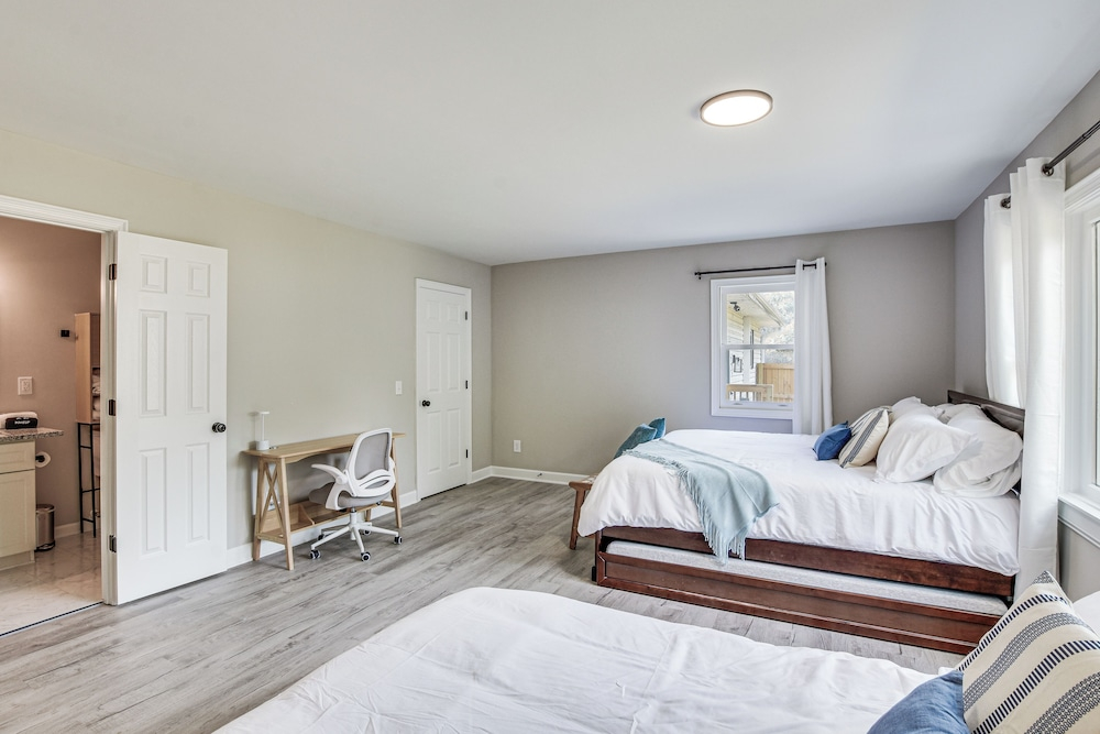 Golf, Ride & More! Home in Dtwn Southern Pines