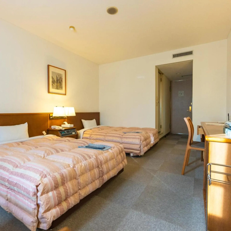 Tendo Central Hotel