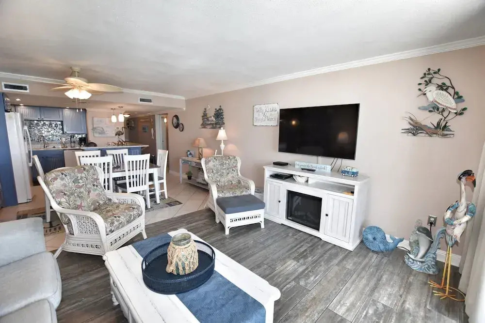 0801 Waters Edge Resort 3 Bedroom Condo by RedAwning