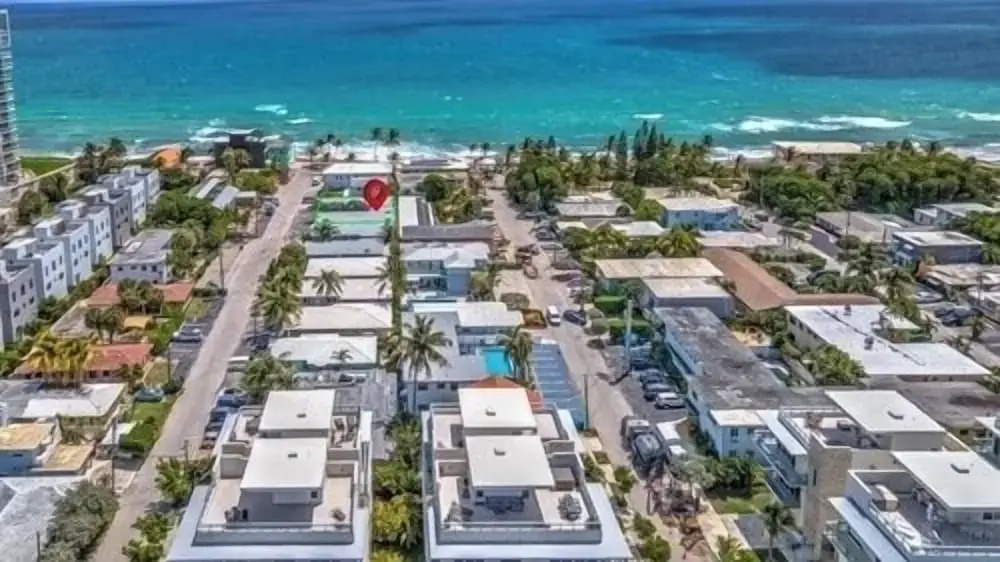 Dania Beach Getaway 2 Studios for 6 Guests
