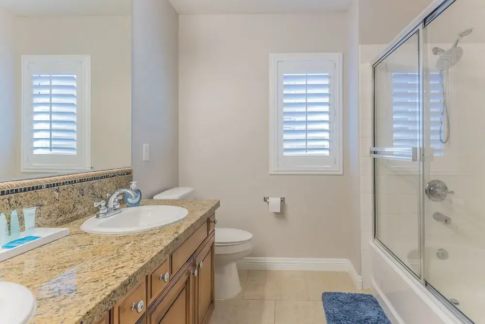 Luxurious 4BR 9min to LV Strip Sleeps 16