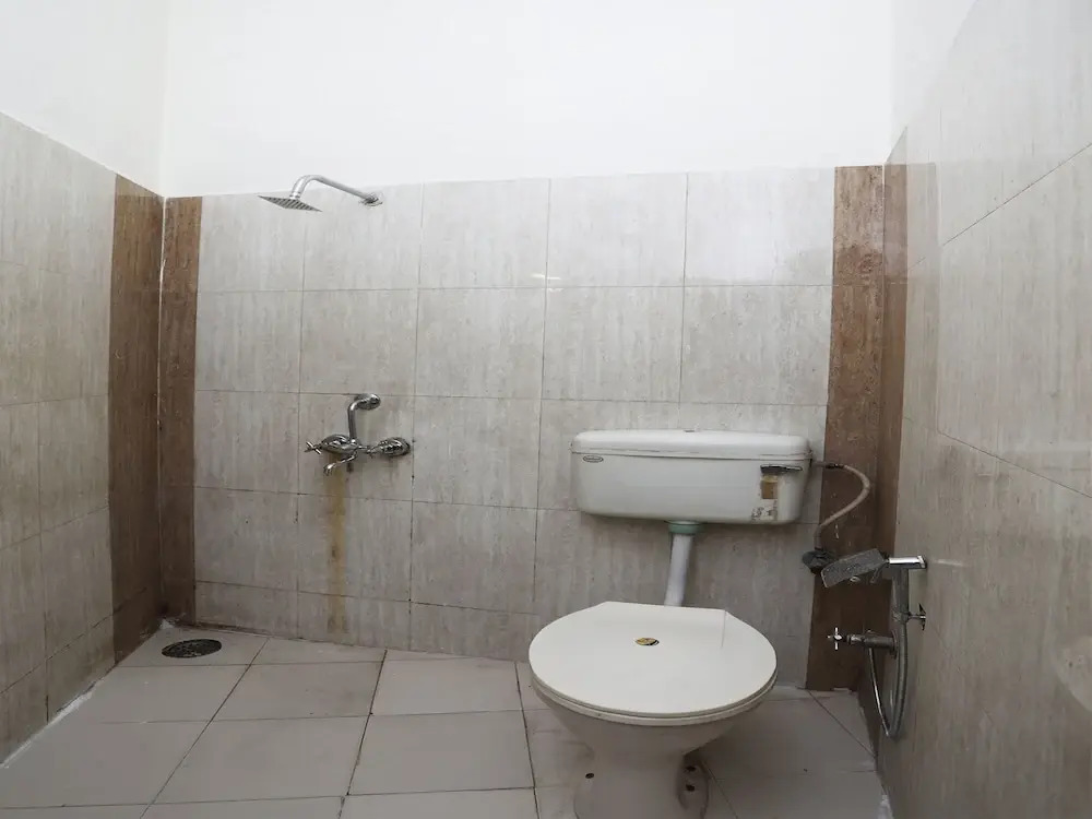OYO 11937 Hotel Meedo