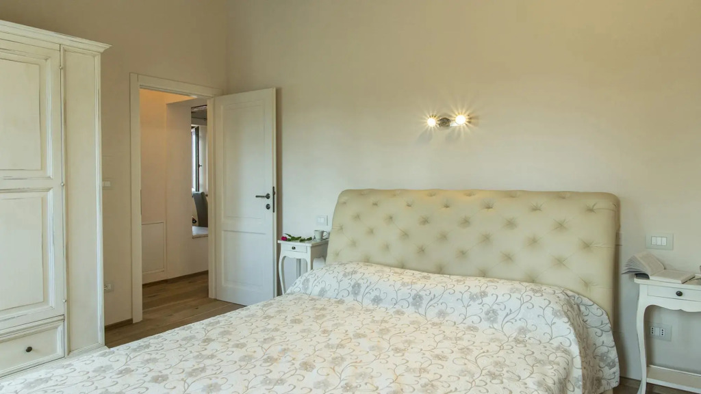 La Vecchia Fonte 15, Emma Villas