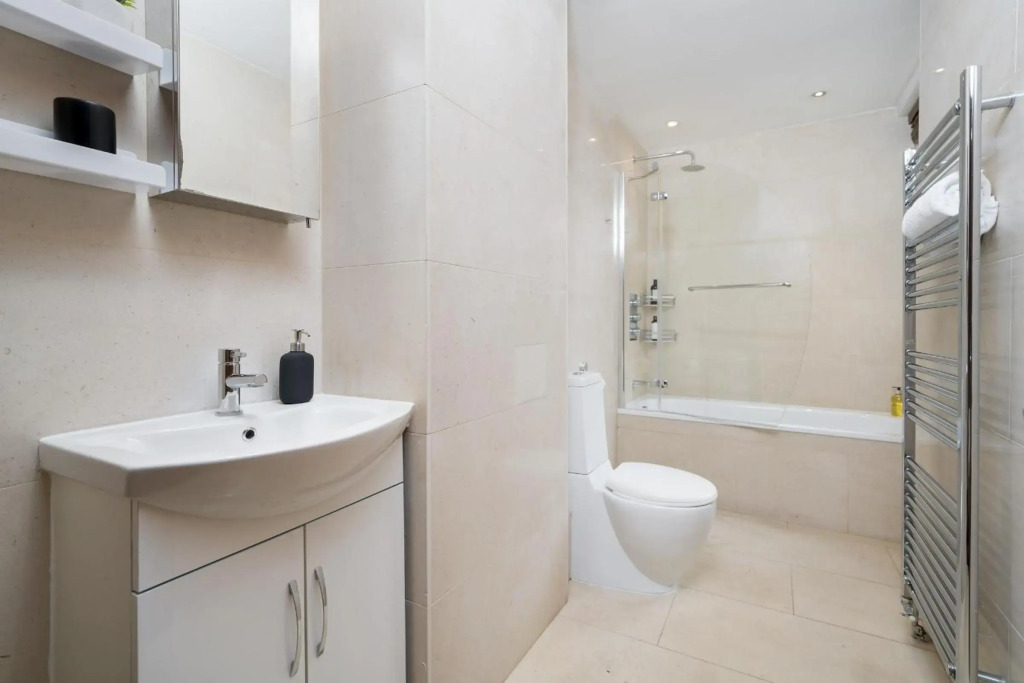 New! Big 2 Bedr/3 Beds Best Covent Garden!