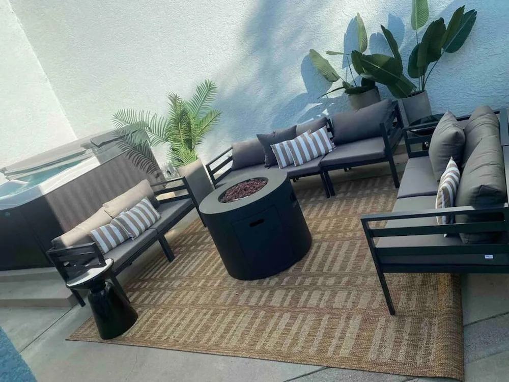 Hollywood Hills Sunset Strip Home w Hottub