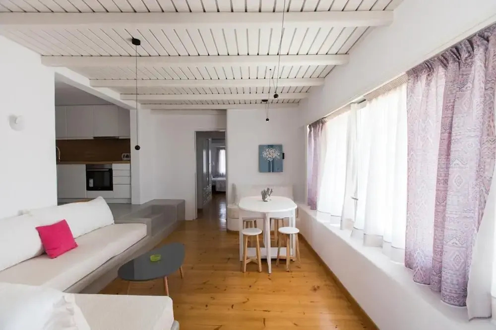 Luxury Sea View Apartment w shared pool
