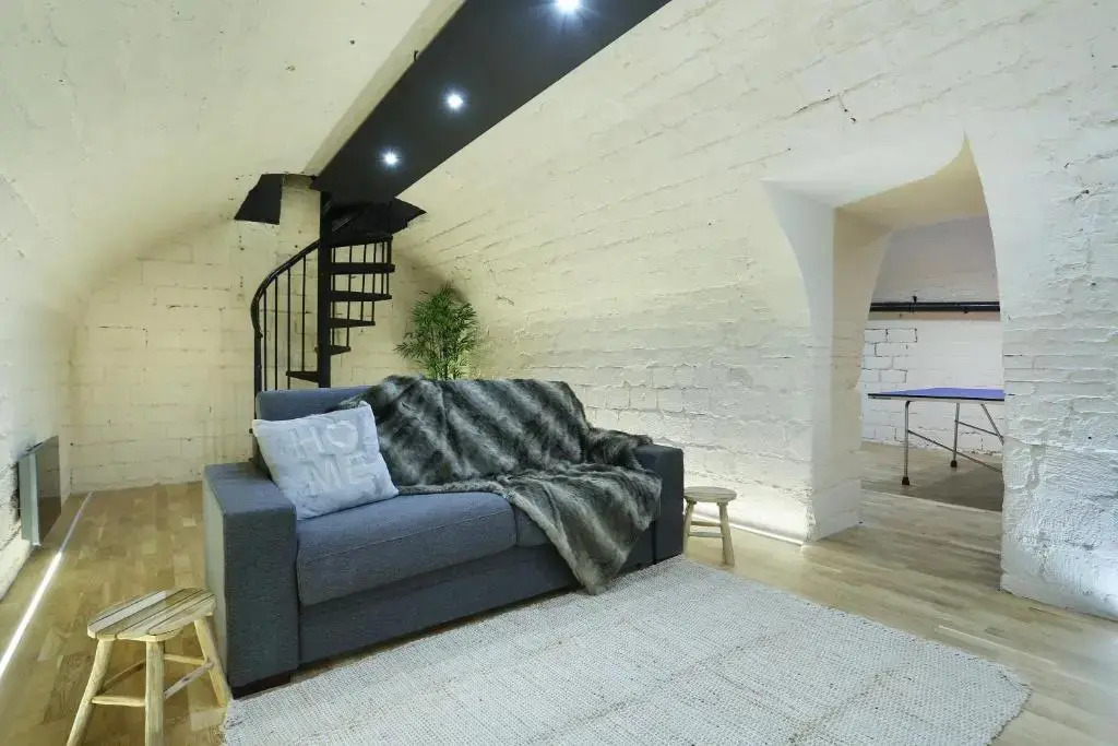 Pick A Flat's Upper Marais Apartments- Rue du Faubourg Saint-Martin