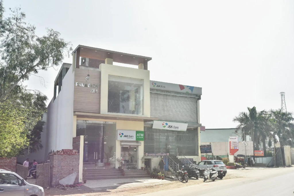 Paradise In by OYO Rooms