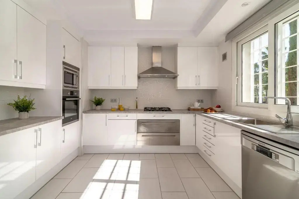 VACATION MARBELLA I Guadalmina Golf Front Villa, Private Pool, Cinema Room, TOP location, Close to the Beach and Puerto Banus