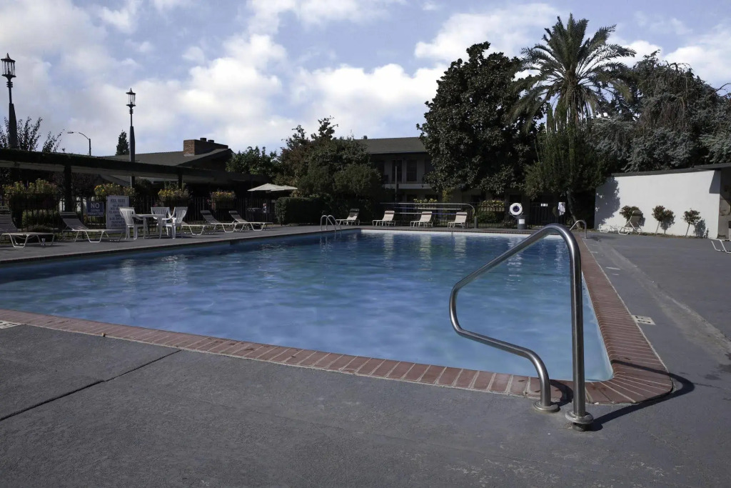 Lamp Liter Inn Visalia, an Ascend Collection Hotel