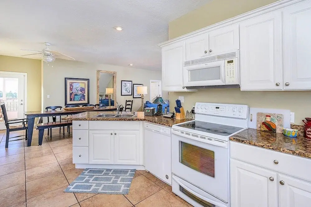 New Listing! Points Of View , Steps To Beach 6 Bedroom Home