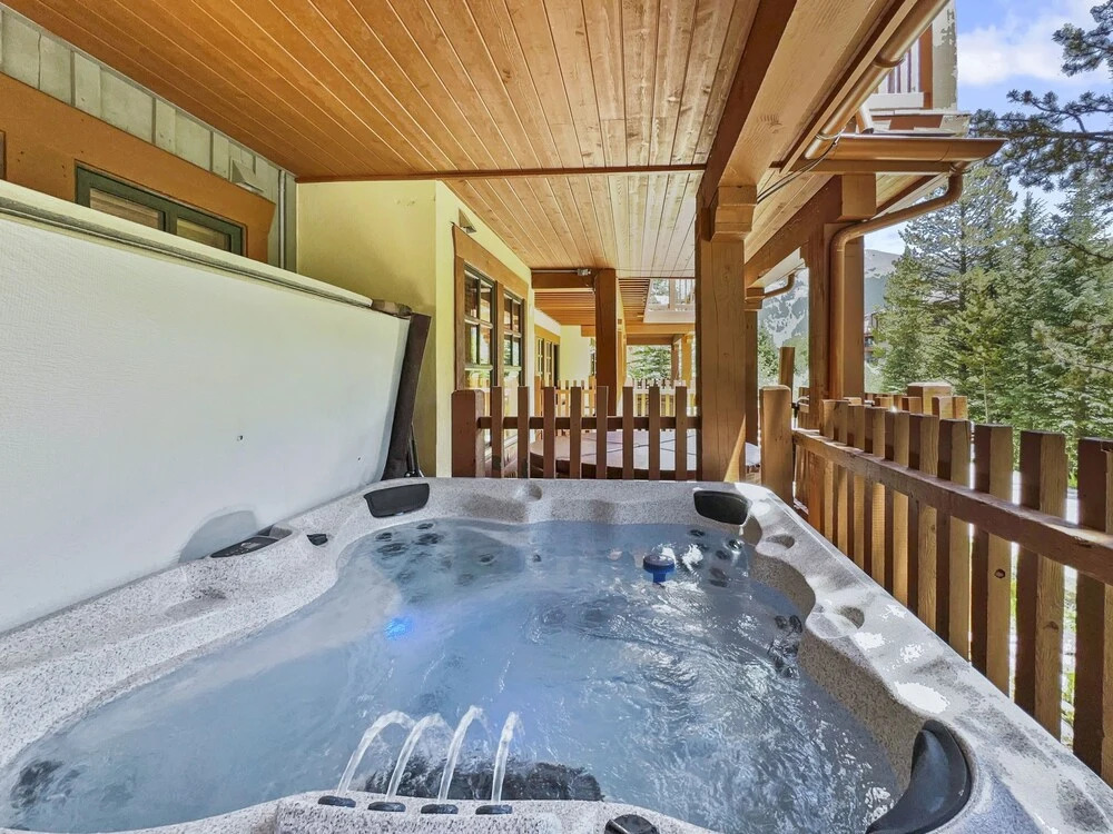 Spacious Town Home, Short Walk to Lifts, Private Hot Tub - 144C by Redawning