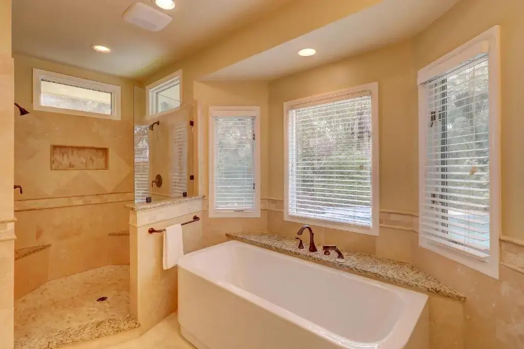 115 Mooring Buoy 4 BR Beach House Pool