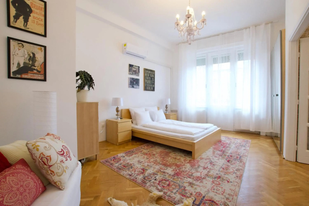 Standard Apartment by Hi5 - Madách