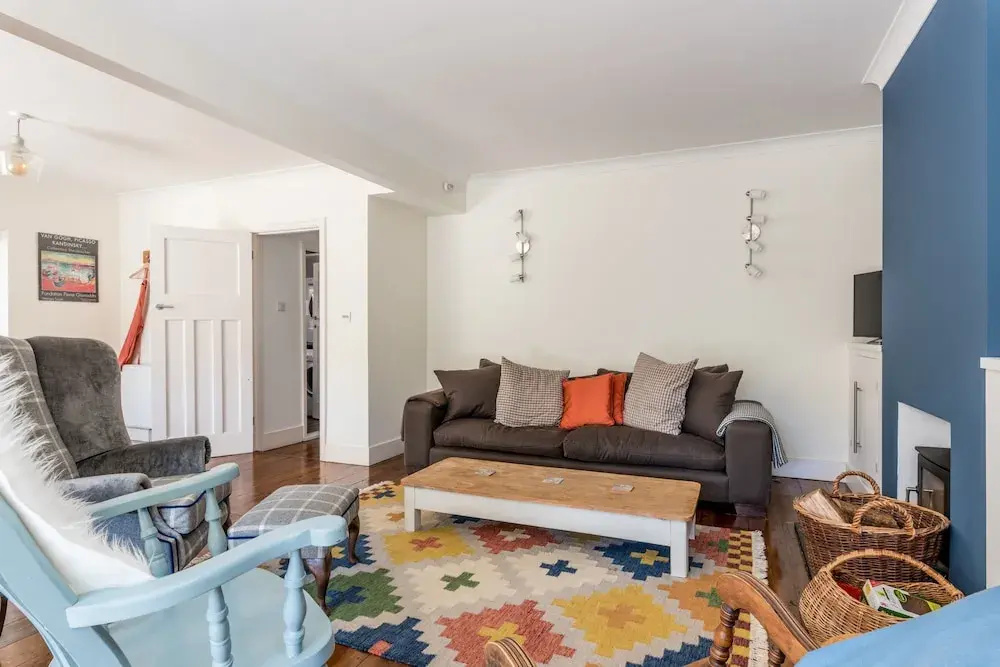 3 Bedroom Home With Garden Near The Beach