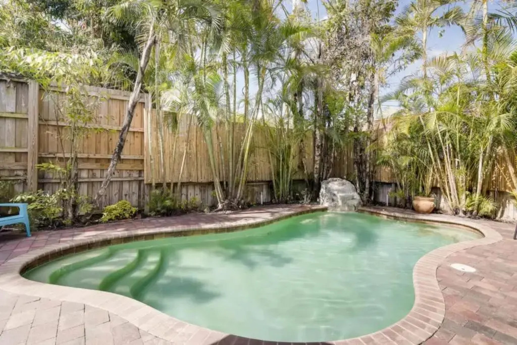 The Periwinkle House - 4bd-2ba - Sleep 10