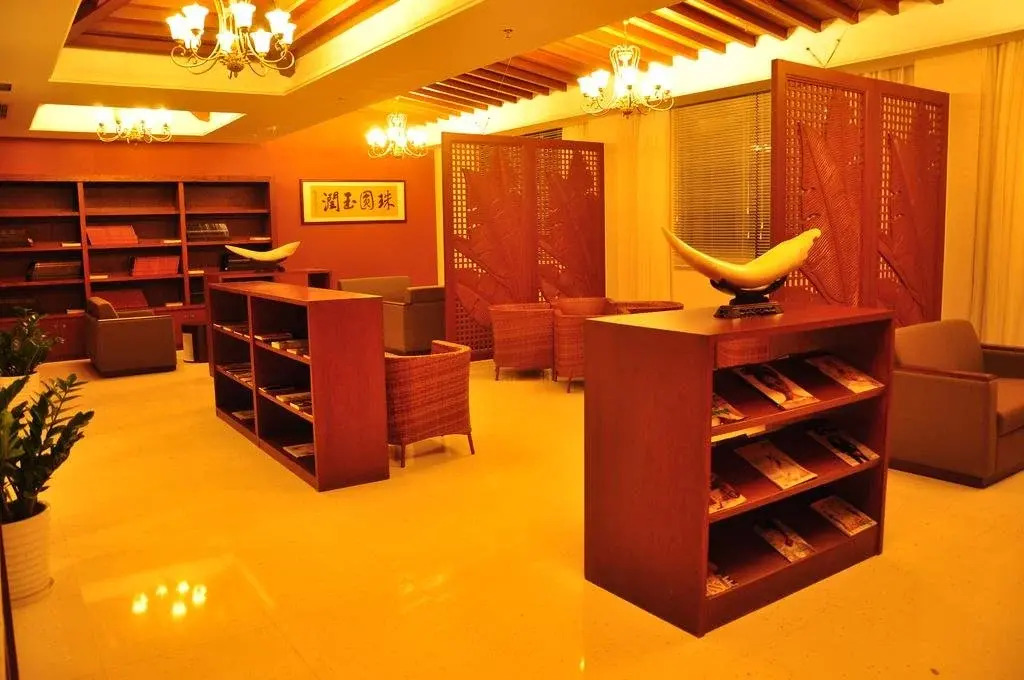 Sanya Jingrun Pearl Theme Hotel