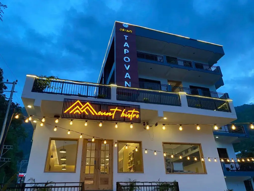 Hotel Grand Tapovan