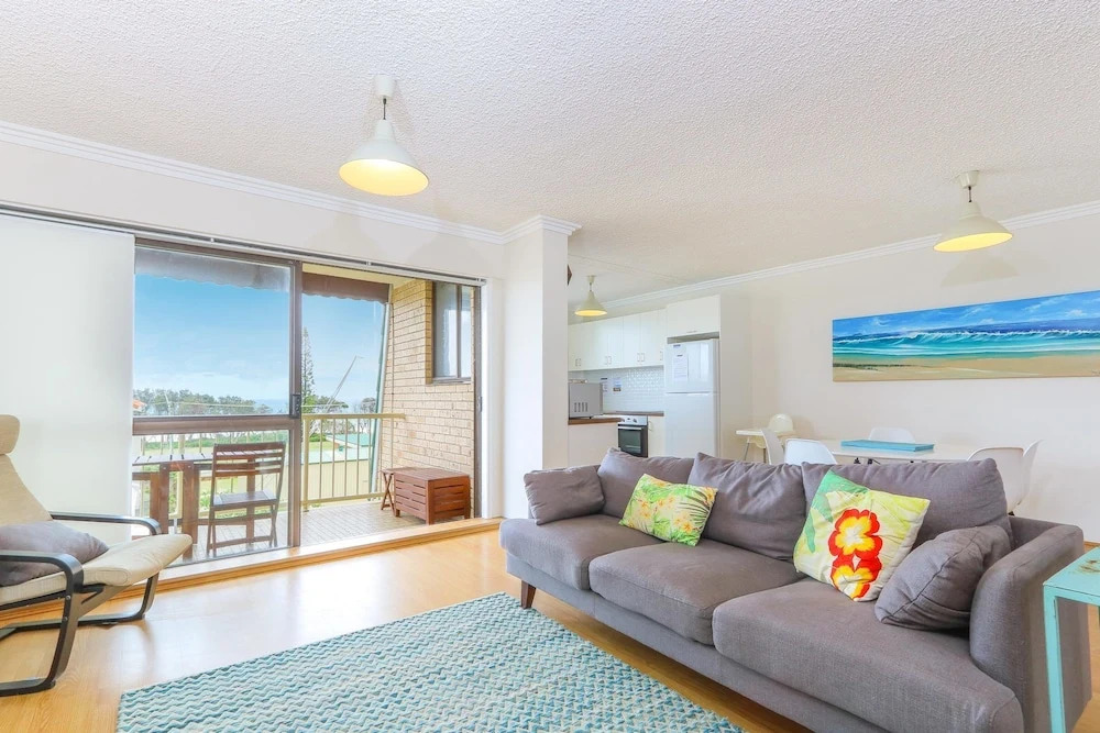 Beachside Bliss '12 Kingsway'