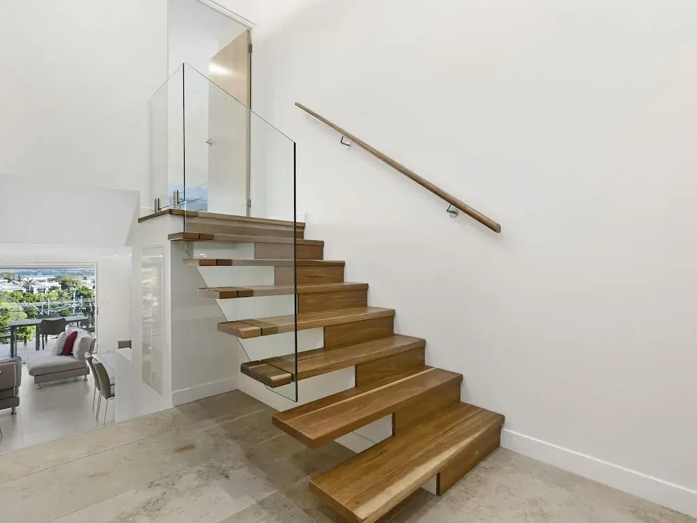 Exquisite Penthouse with views to Laguna Bay - Unit 3 Taralla 18 Edgar Bennett Avenue