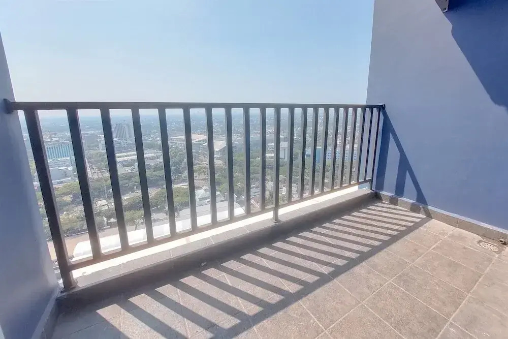 Spacious and Comfort Studio Loft at Kingland Avenue Apartment