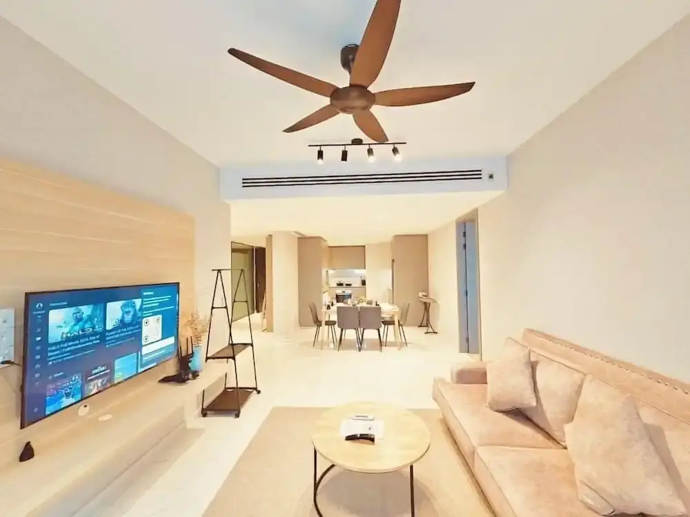 Dorsett Residence by crystal