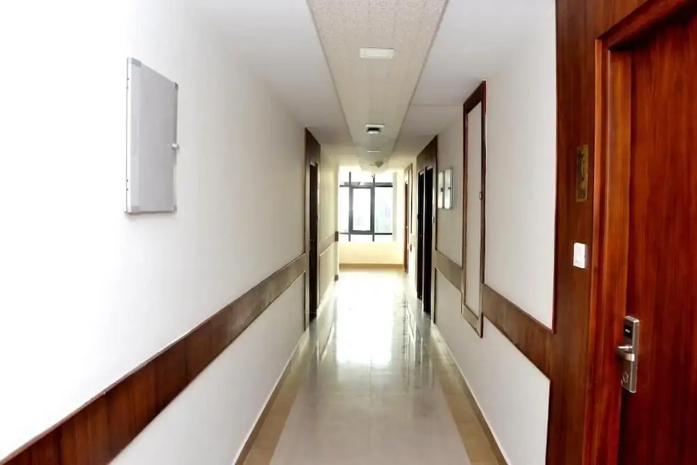 Glitz Inn