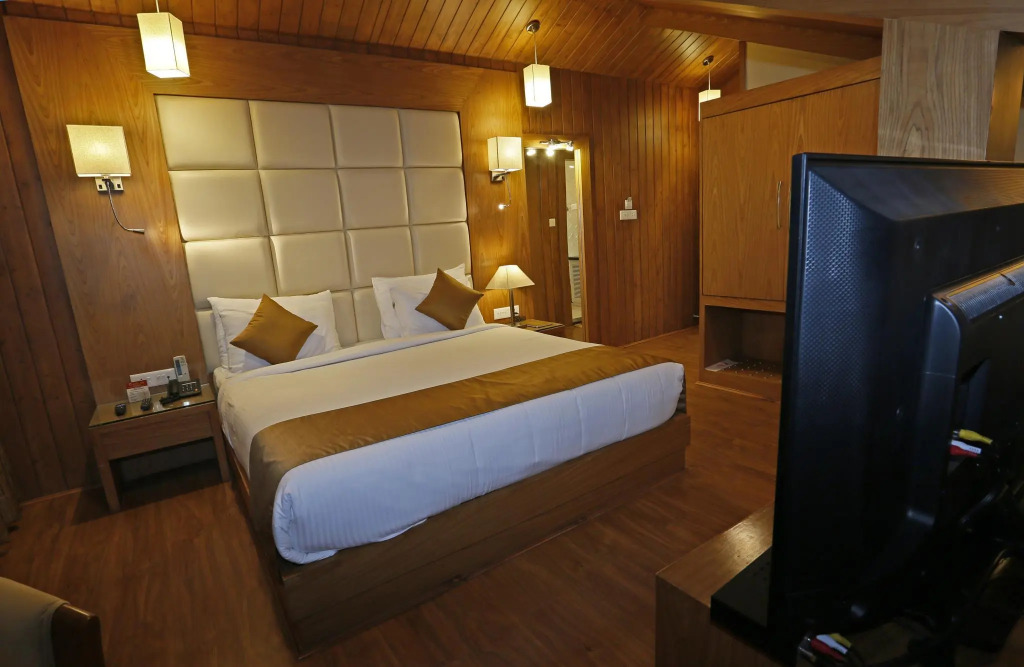 Clarks inn srinagar