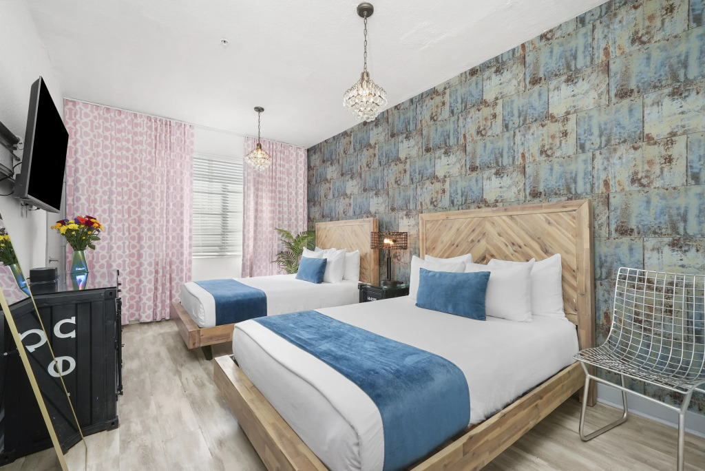Whitelaw Hotel