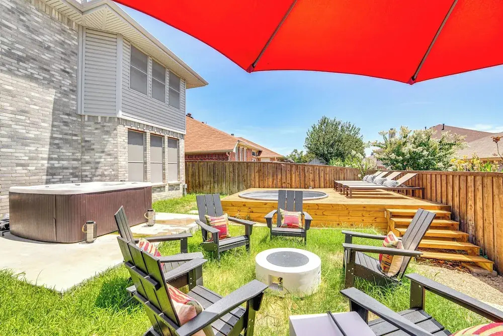 Group-friendly Grand Prairie Home w/ Perks!