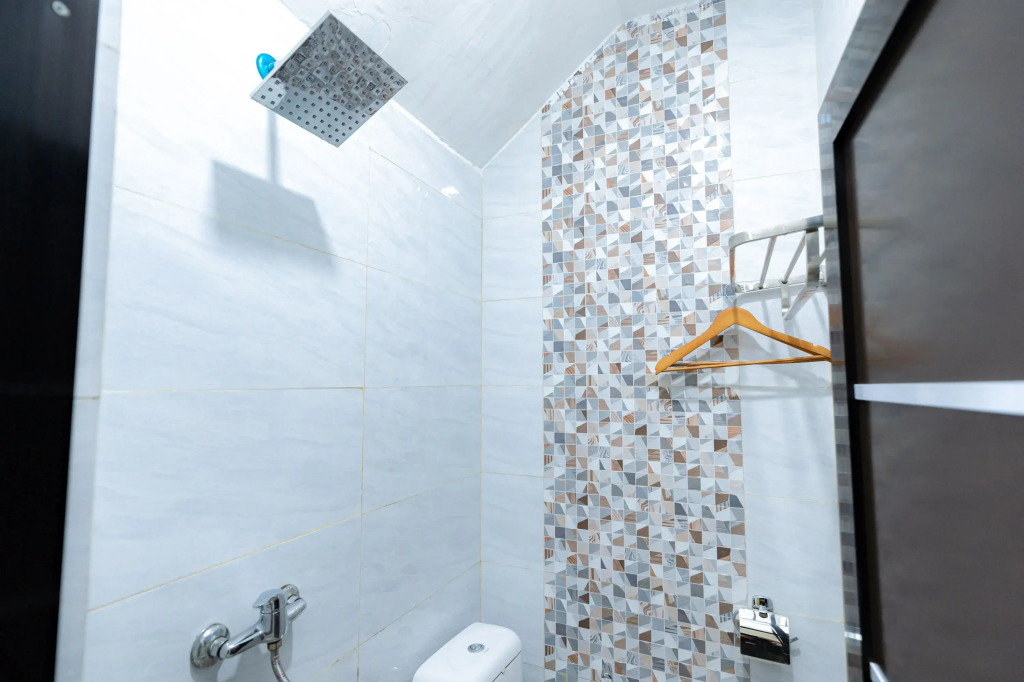 Urbanview Hotel R House Batam by RedDoorz