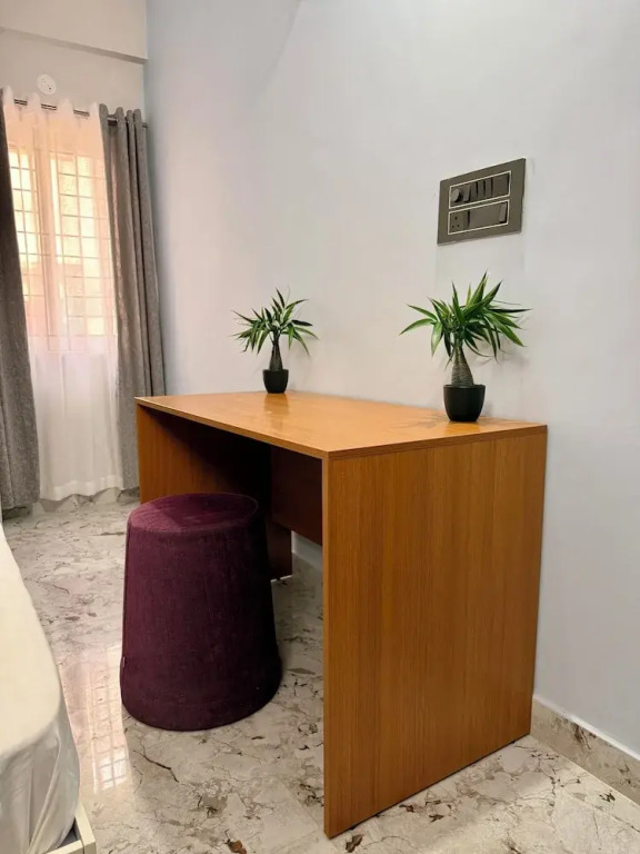 C Suites Bren