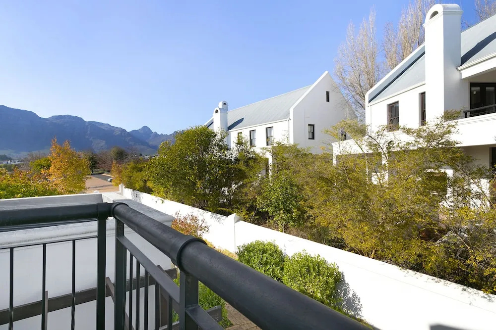 Winelands Golf Lodges 24