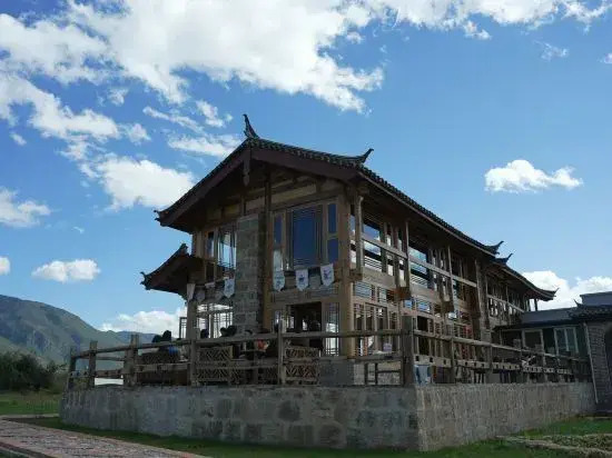 SK Snow Mountain View Garden Hostel