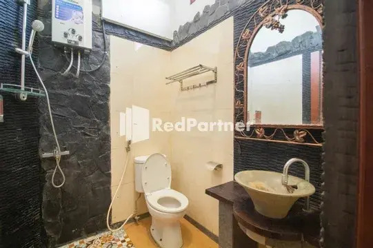The Doctor Guest House Syariah RedPartner near Pakuwon Mall Yogyakarta