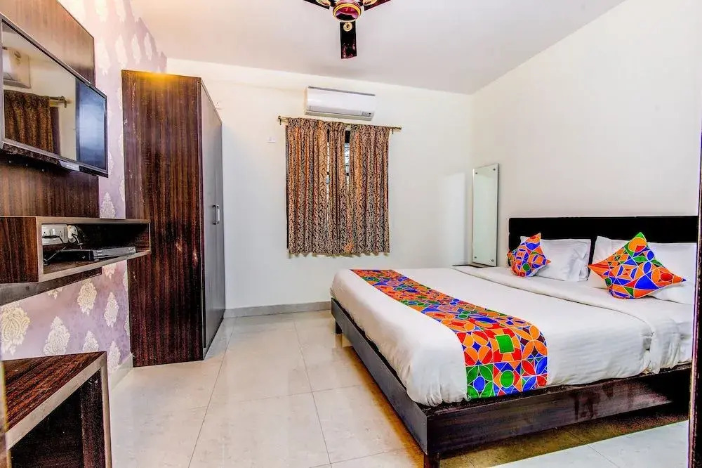 FabHotel Grand Savoury Fandhook