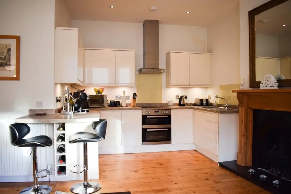 Spacious 3 Bedroom Apartment in Edinburgh