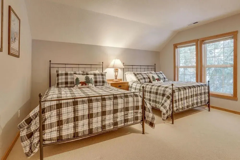 Lazy Bear Lodge