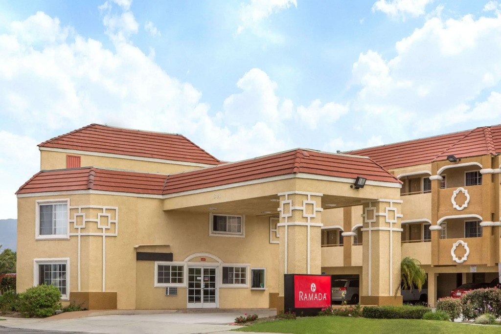 Ramada by Wyndham Ontario Airport & Convention Center